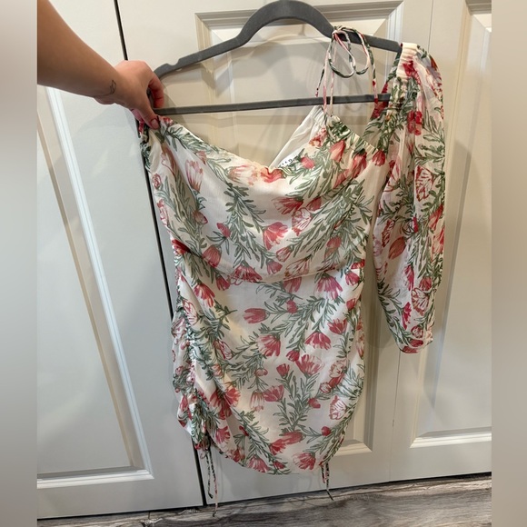 Hello Molly One Shoulder White Floral Dress - Picture 4 of 6